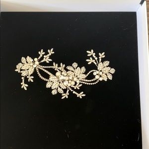 Kleinfeld Hair clip NWOT